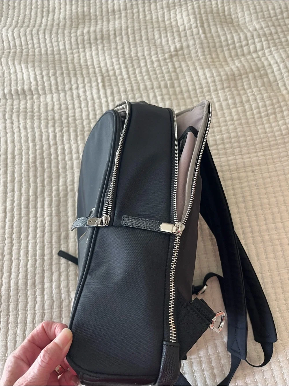 Samsonite Black computer Backpack with Front Zip Pocket